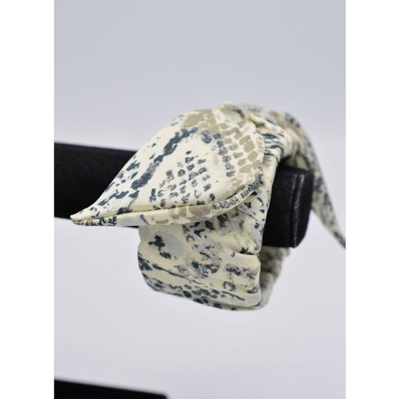 Statement Bangle Bracelet Snake Reptile Animal Fabric Wrapped Bow Tie Chic BinAD - Picture 1 of 10